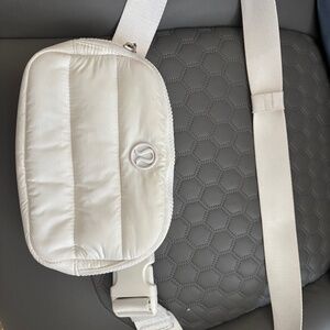 Lululemon Everywhere Belt Bag 1L Wunder Puff style